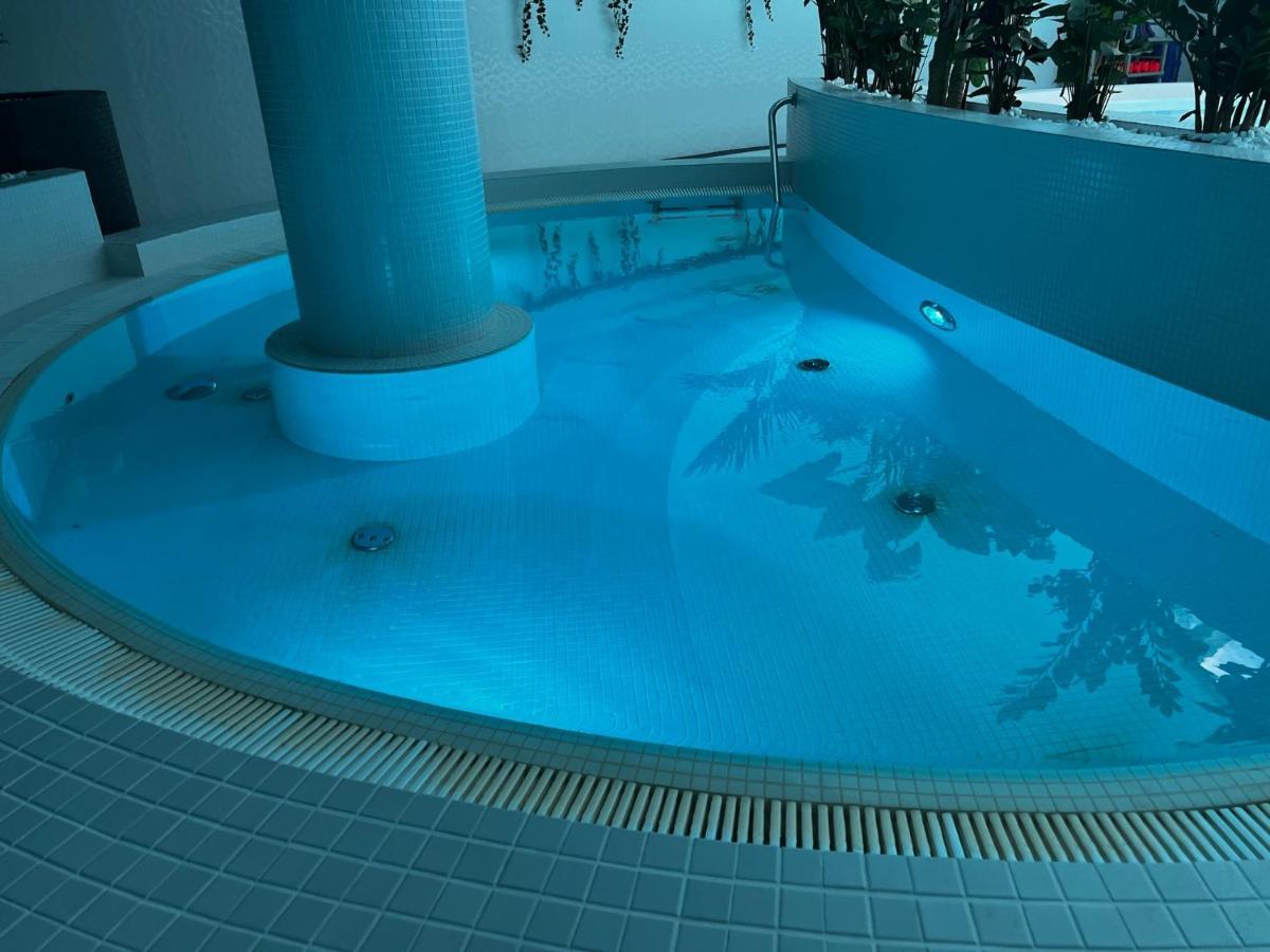 Hanza Tower Bohemia 22 Pool & Jacuzzi Stettin Exterior foto